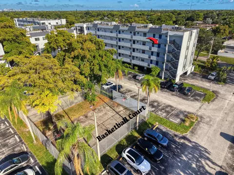 7541 NW 16th St #1411, Plantation, FL 33313