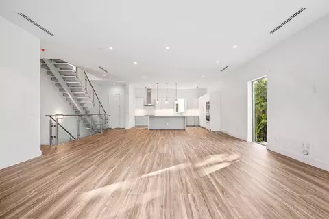 11 SE 11th Ave, Fort Lauderdale, FL 33301