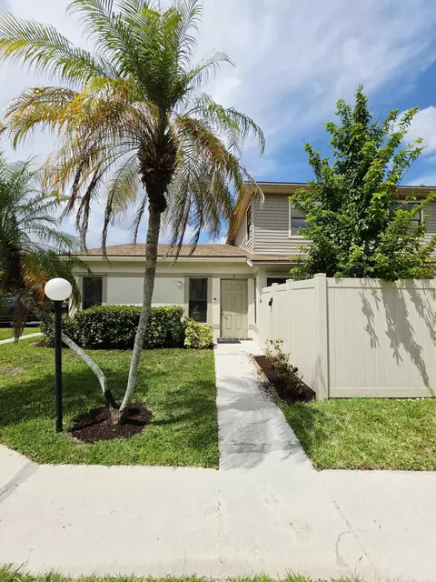 4339 Willow Pond Rd #D, West Palm Beach, FL 33417