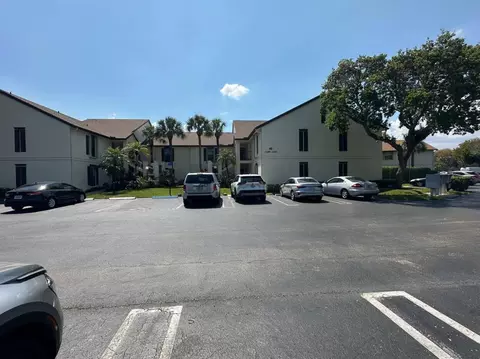 3395 Jog Park Dr, Greenacres, FL 33467