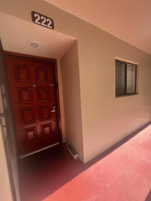 5160 Las Verdes Cir #222, Delray Beach, FL 33484