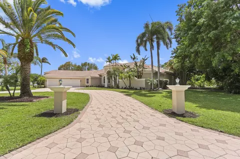 8280 Woodsmuir Dr, Palm Beach Gardens, FL 33412
