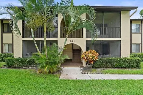 441 Pine Glen Ln #D-2, Greenacres, FL 33463