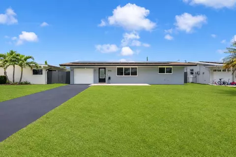 8781 NW 15th St, Pembroke Pines, FL 33024