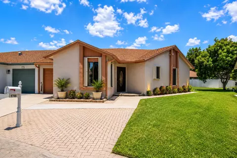 9709 Sunny Isle Cir, Boca Raton, FL 33428