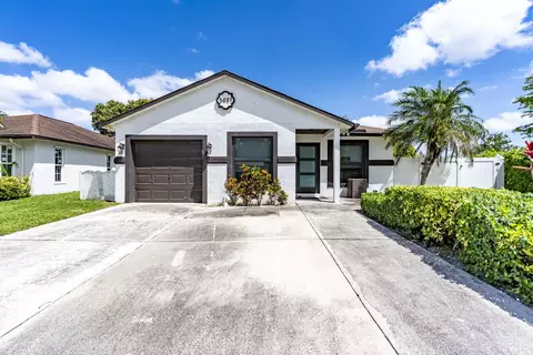 5661 Boynton Bay Cir, Boynton Beach, FL 33437