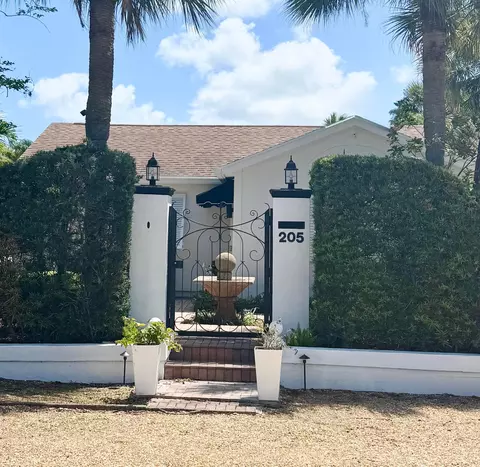 205 N 18th Ave N, Lake Worth Beach, FL 33460
