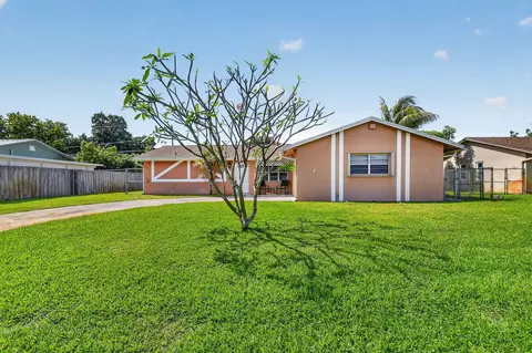 3950 Aladdin Ave, Boynton Beach, FL 33436