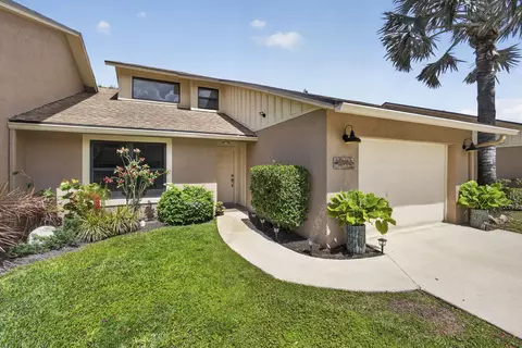 11894 Donlin Dr, Wellington, FL 33414