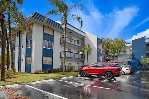 3100 Holiday Springs Blvd #111, Margate, FL 33063