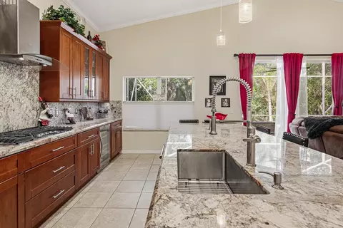 Kitchen - 7213 SE Magellan Ln, Stuart, FL 34997 photo 6 of 8