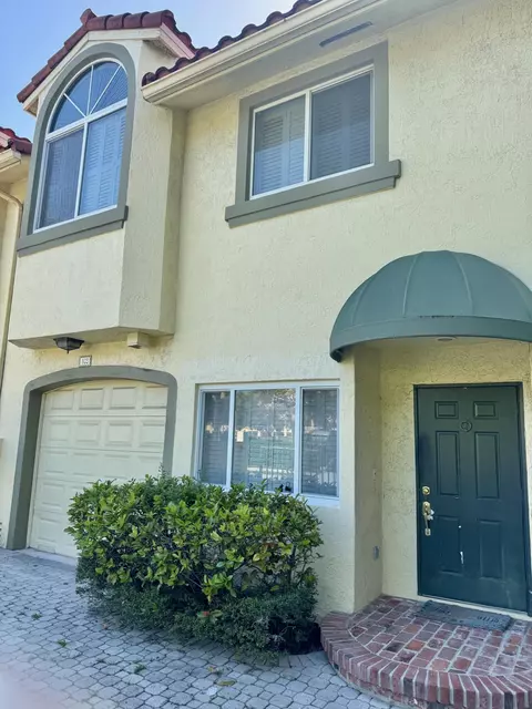 103 NE 14th Ave #5, Fort Lauderdale, FL 33301