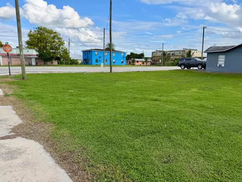 348 SW 8th St, Belle Glade, FL 33430