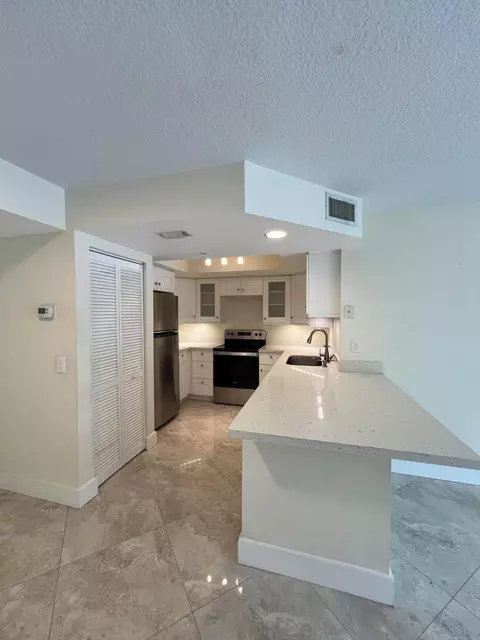 4187 N Haverhill Rd #506, West Palm Beach, FL 33417