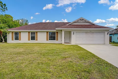2125 SW Salvatierra Blvd, Port Saint Lucie, FL 34987