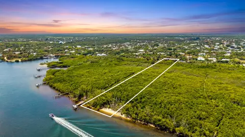 11765 SE Laurel Ln, Hobe Sound, FL 33455