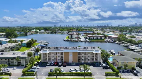 312 Northlake Dr #104, North Palm Beach, FL 33408