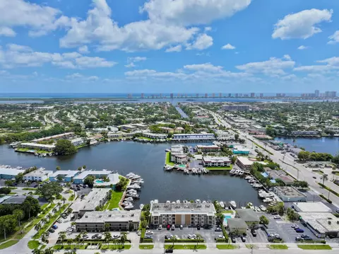 312 Northlake Dr #104, North Palm Beach, FL 33408