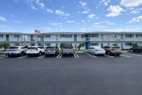 1114 Lake Ter #205, Boynton Beach, FL 33426