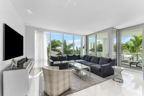 2 Water Club Way #403, North Palm Beach, FL 33408