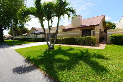 6829 Pradera Dr, Boca Raton, FL 33433