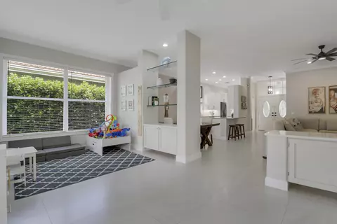 Entry Way - 167 E Hampton Way, Jupiter, FL 33458 photo 3 of 5