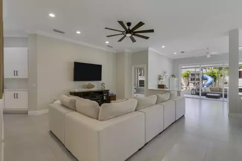 Living - 167 E Hampton Way, Jupiter, FL 33458 photo 3 of 4