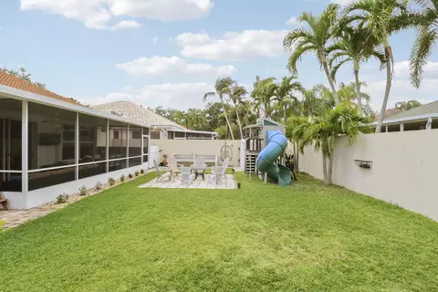 Exterior - 167 E Hampton Way, Jupiter, FL 33458 photo 8 of 8