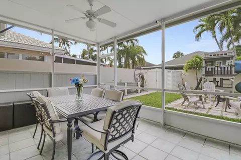 Exterior - 167 E Hampton Way, Jupiter, FL 33458 photo 4 of 8