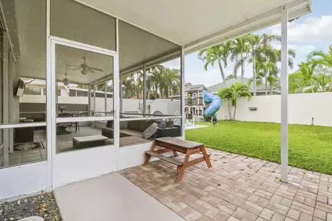 Exterior - 167 E Hampton Way, Jupiter, FL 33458 photo 5 of 8