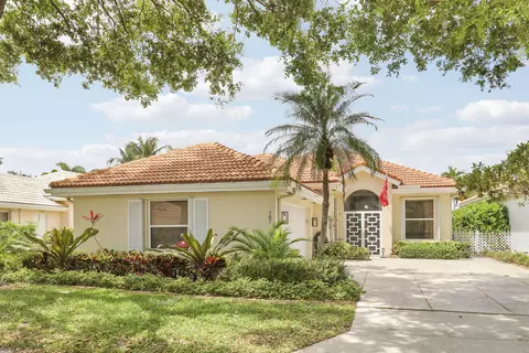 Exterior - 167 E Hampton Way, Jupiter, FL 33458 photo 2 of 8