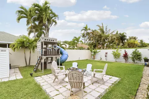 Exterior - 167 E Hampton Way, Jupiter, FL 33458 photo 7 of 8