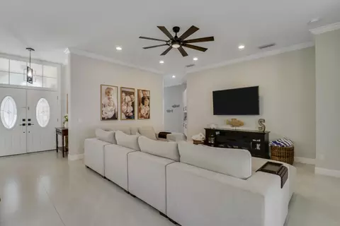 Living - 167 E Hampton Way, Jupiter, FL 33458 photo 4 of 4