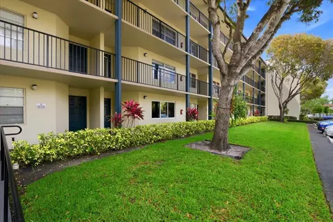 700 SW 128th Ave #310C, Pembroke Pines, FL 33027