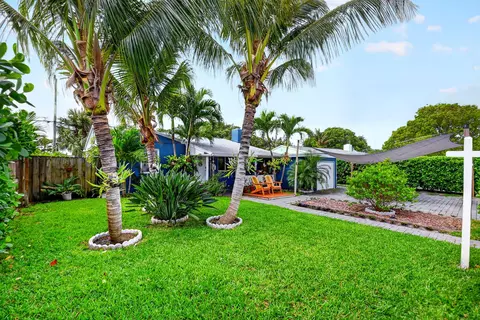 1010 Churchill Cir S, West Palm Beach, FL 33405