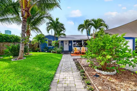 1010 Churchill Cir S, West Palm Beach, FL 33405