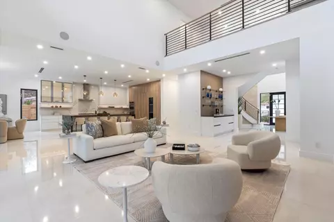 451 NW 7th Ave, Boca Raton, FL 33486