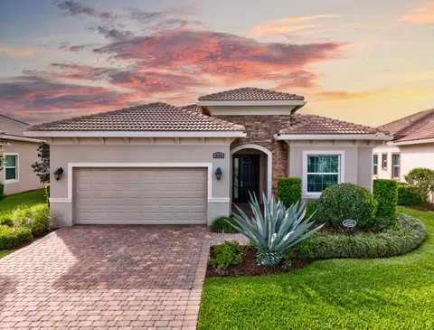 8695 SW Carrara Way, Port Saint Lucie, FL 34987