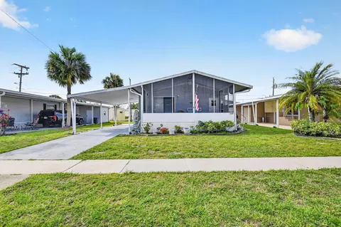 4290 Meadow View Dr, Boynton Beach, FL 33436