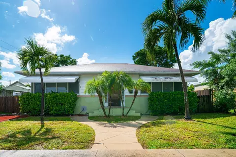 727 S M St, Lake Worth Beach, FL 33460