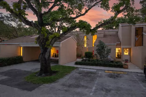 1121 NW 13th St #3, Boca Raton, FL 33486