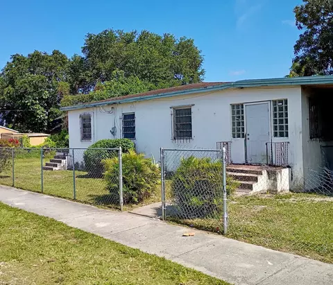 1580 NW 77th Ter, Miami, FL 33147