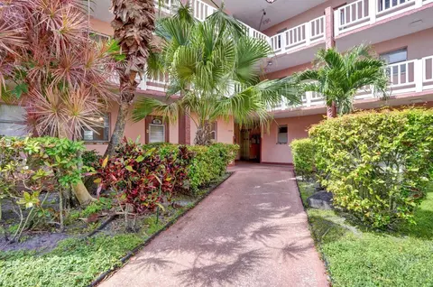 9460 Sunrise Lakes Blvd #106, Sunrise, FL 33322