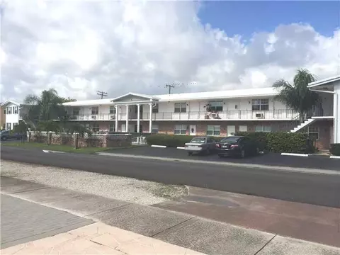 2701 Middle River Dr #19, Fort Lauderdale, FL 33306