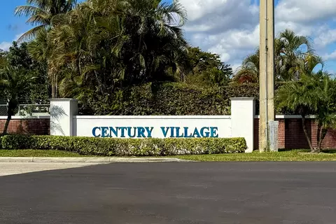 24 Golfs Edge #D, West Palm Beach, FL 33417