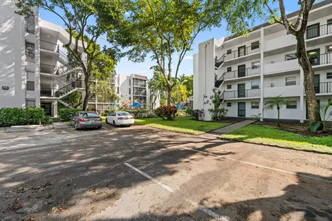 471 N Pine Island Rd #302D, Plantation, FL 33324