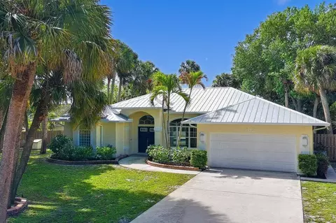 612 SE 6th St, Stuart, FL 34994 photo 2