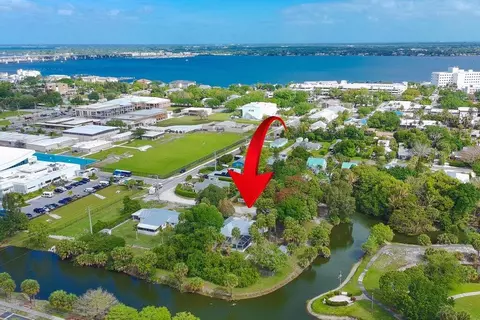 612 SE 6th St, Stuart, FL 34994 photo 3
