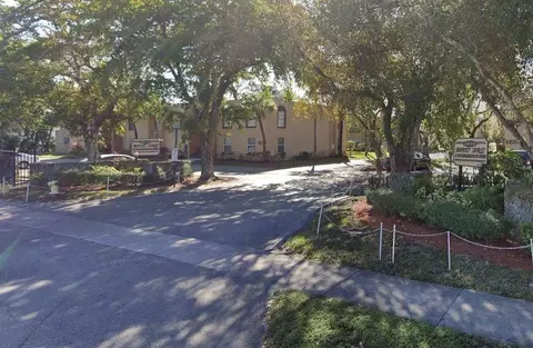 4221 NW 19th St #285, Lauderhill, FL 33313