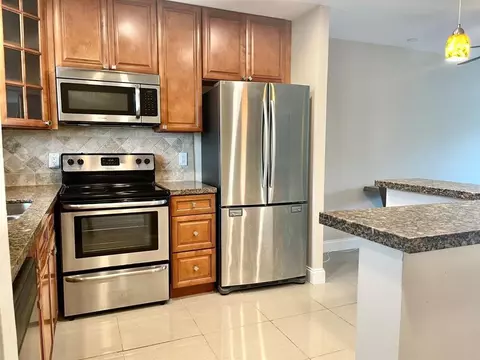 809 W Oakland Park Blvd #J12, Oakland Park, FL 33311